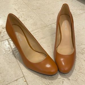 3 1/2 inch Nine West pumps. Camel color, size 6 1/2